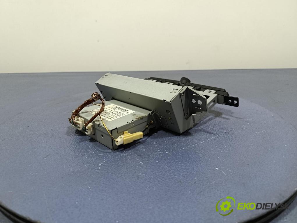 Toyota Avensis 2003 displej Radio / GPS 86110-05020