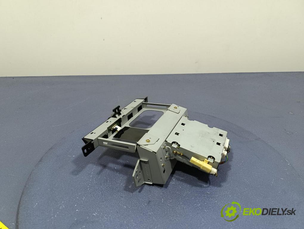 Toyota Avensis 2003 displej Radio / GPS 86110-05020
