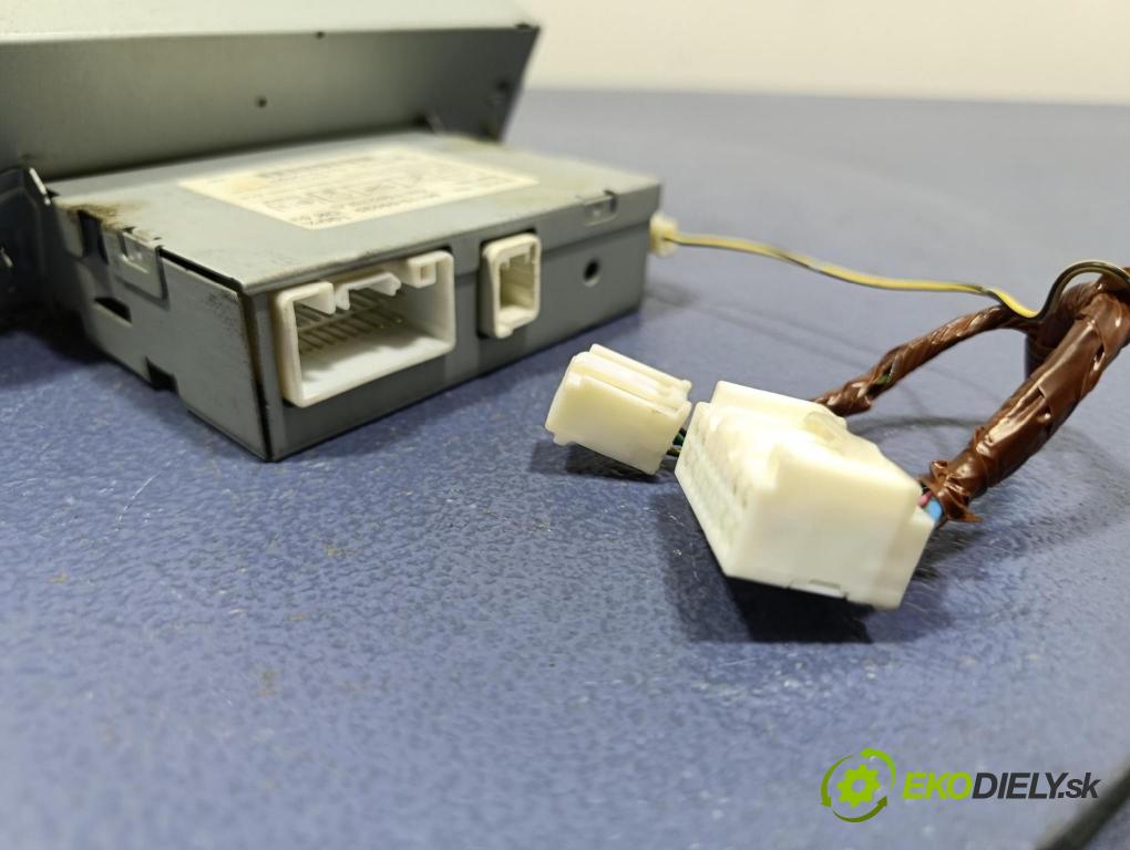 Toyota Avensis 2003 displej Radio / GPS 86110-05020