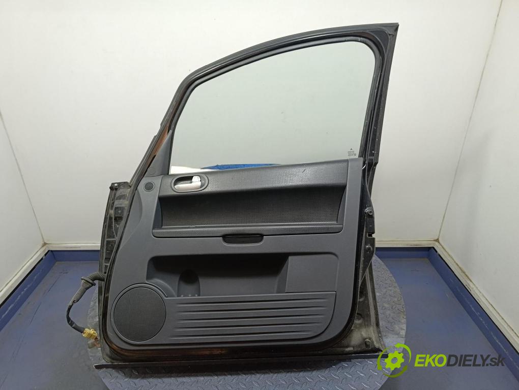 Mitsubishi Colt 2006 dveře před prave 