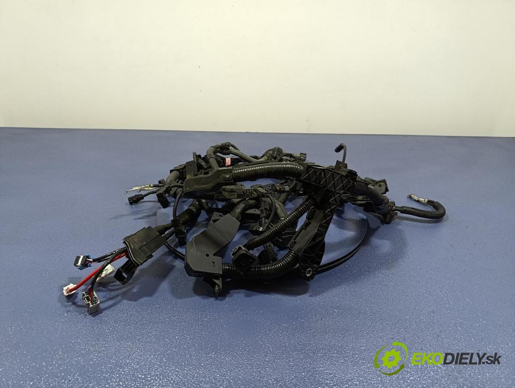 Toyota Rav4 0 instalace Elektrický: 82121-42N41