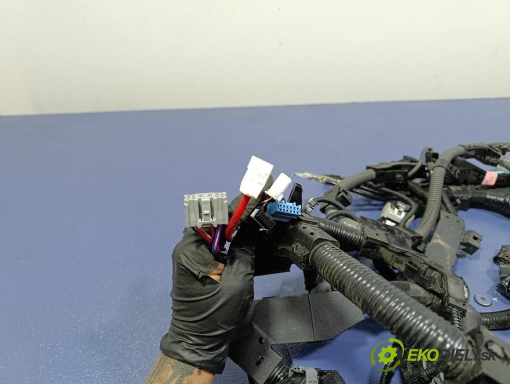 Toyota Rav4 0 instalace Elektrický: 82121-42N41
