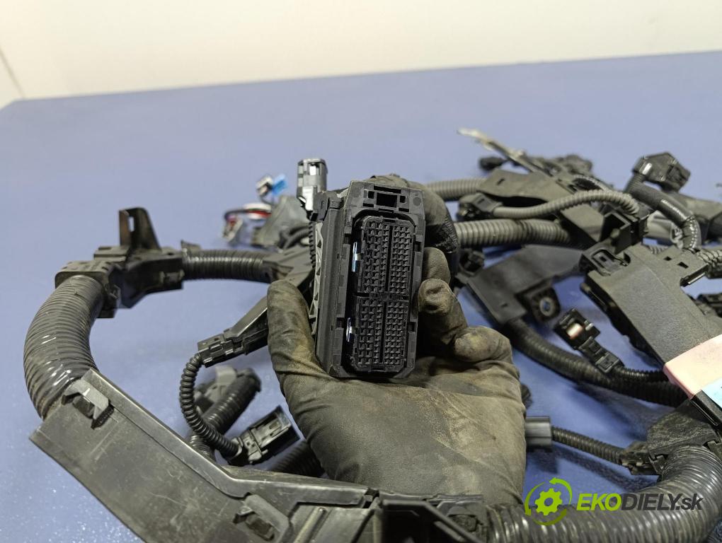 Toyota Rav4 0 instalace Elektrický: 82121-42N41