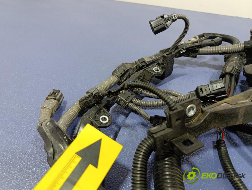 Toyota Rav4 0 instalace Elektrický: 82121-42N41