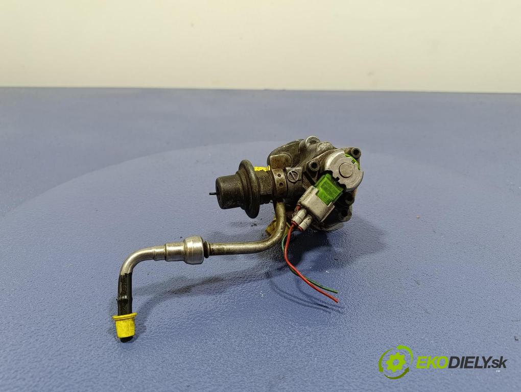 Toyota Avensis 2005 čerpadlo Injekcia: 23100-28032