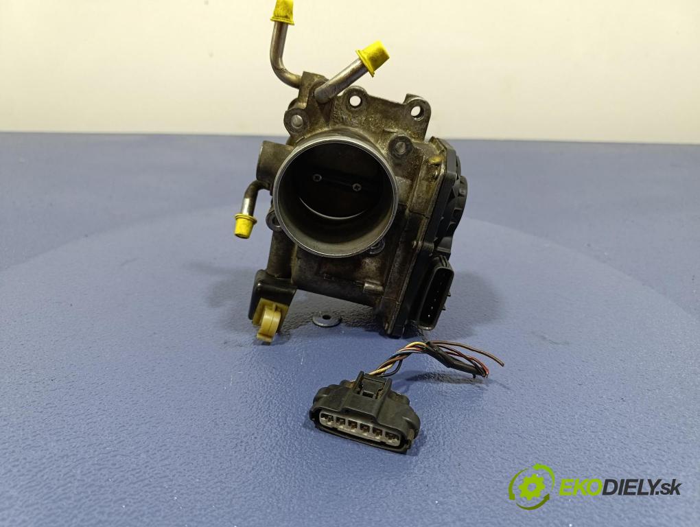 Toyota Avensis 2005 klapka 22030-28050