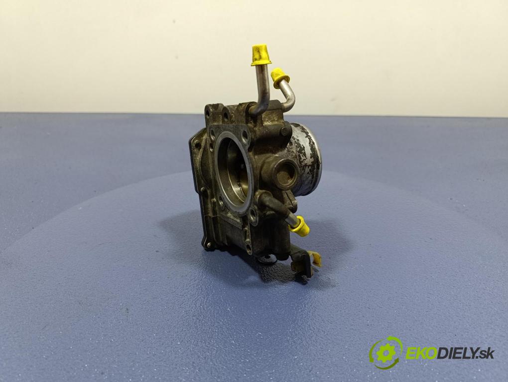 Toyota Avensis 2005 klapka 22030-28050