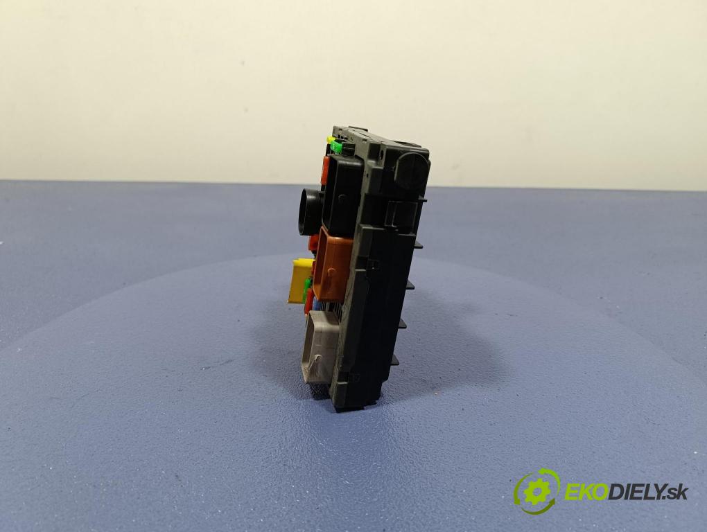 Citroen C4 picasso 2008 skříňka Pojistky 9807028580