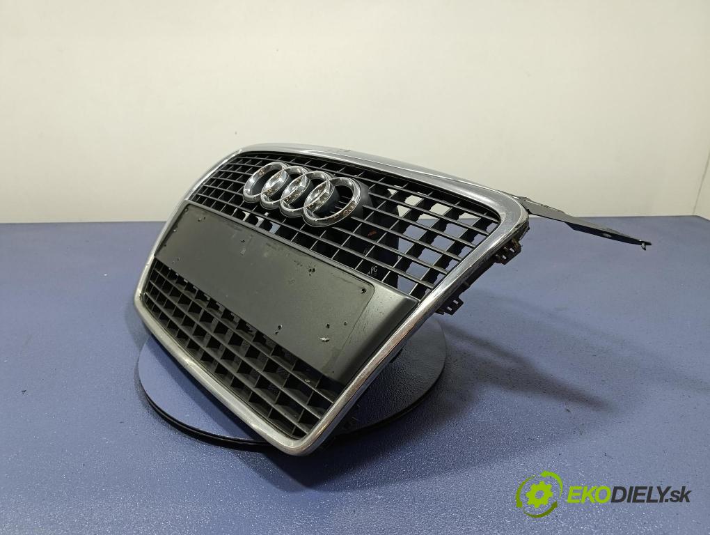 Audi A3 2006 miežka / Gril: 8P4853651
