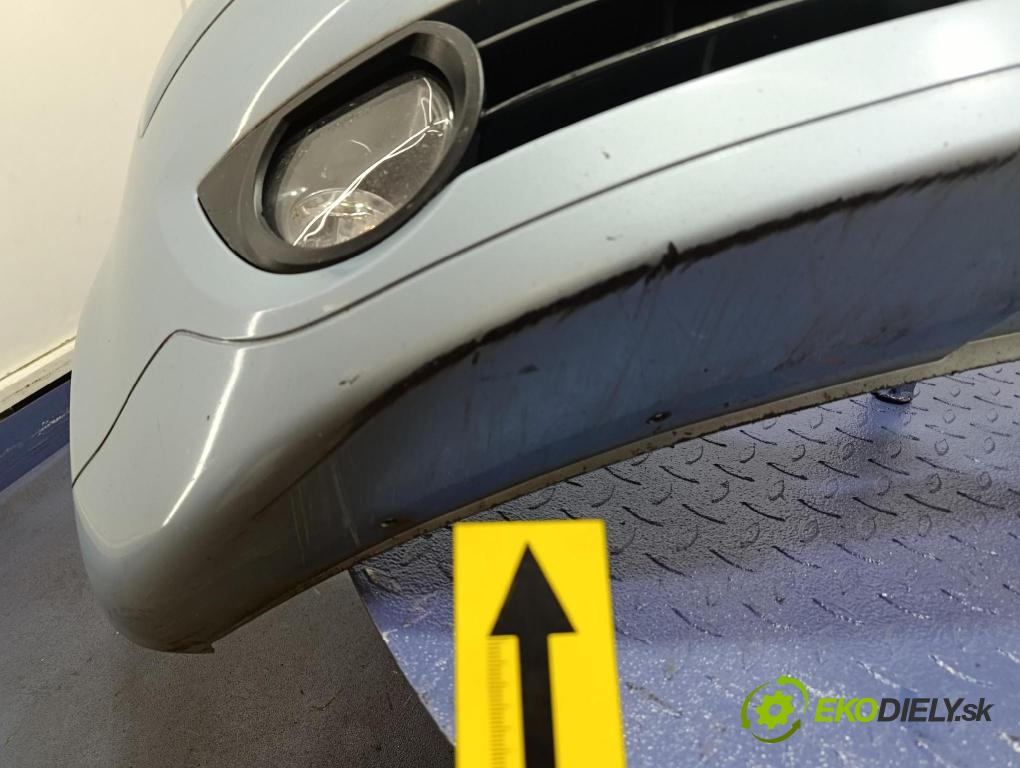 Audi A3 2006 nárazník Predné 8P4807437
