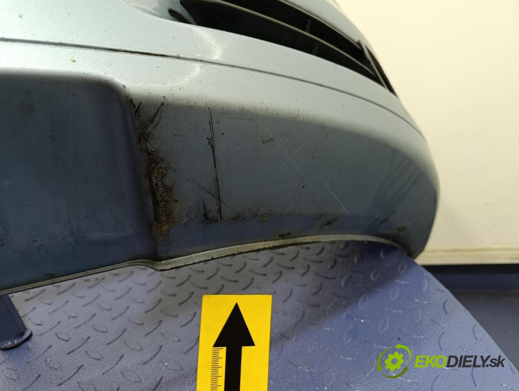 Audi A3 2006 nárazník Predné 8P4807437