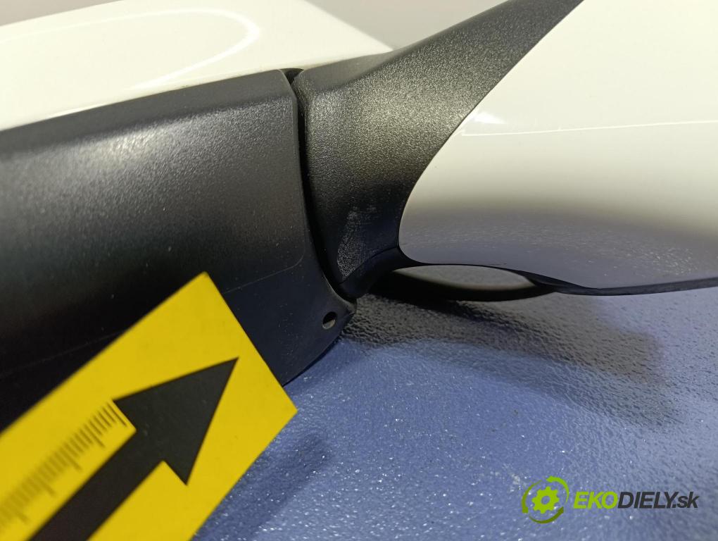Toyota Verso 2014 zrkadlo pravé 