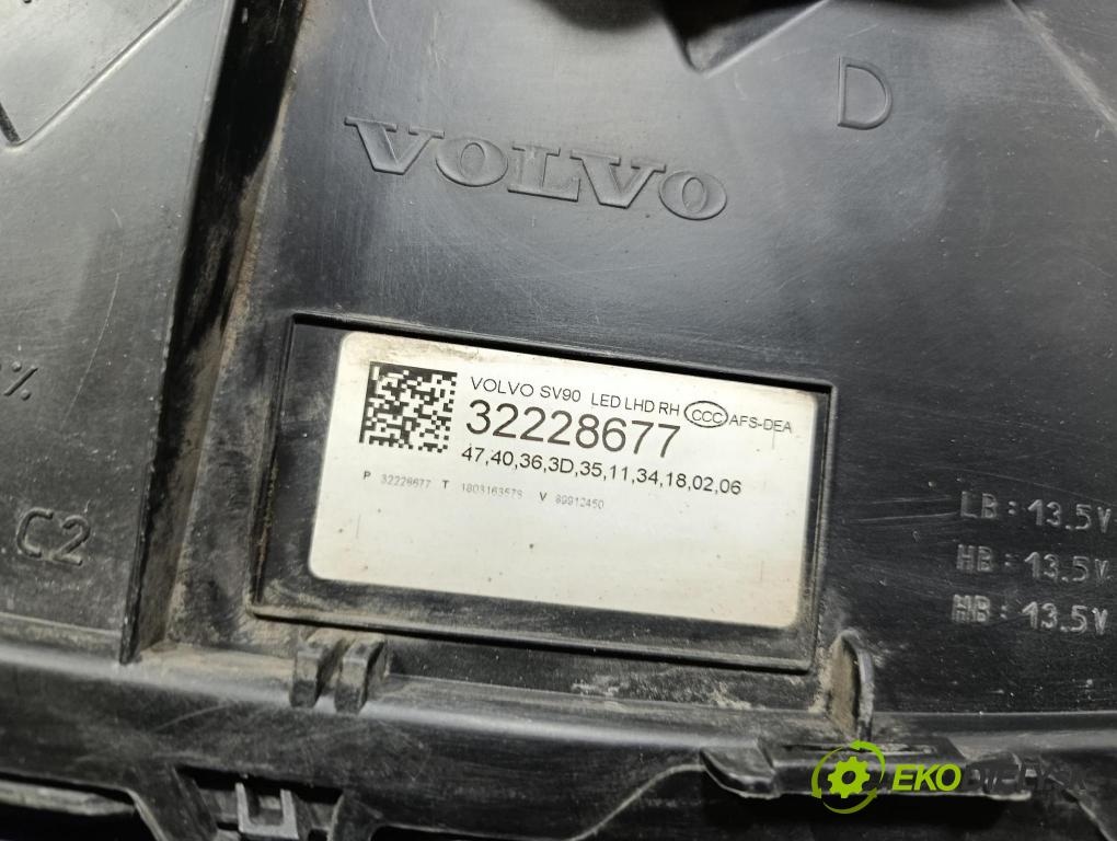 Volvo S90 0 Reflektor: v pravo: 32228677