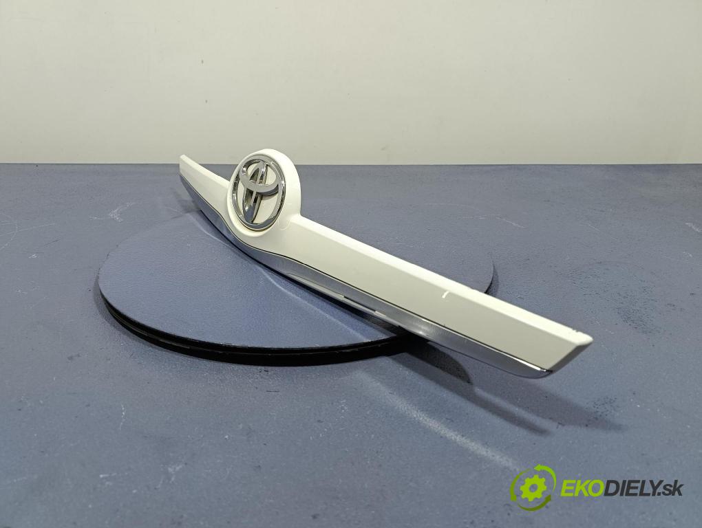 Toyota Verso 2014 zaslepka: Zad: 76811-0F100