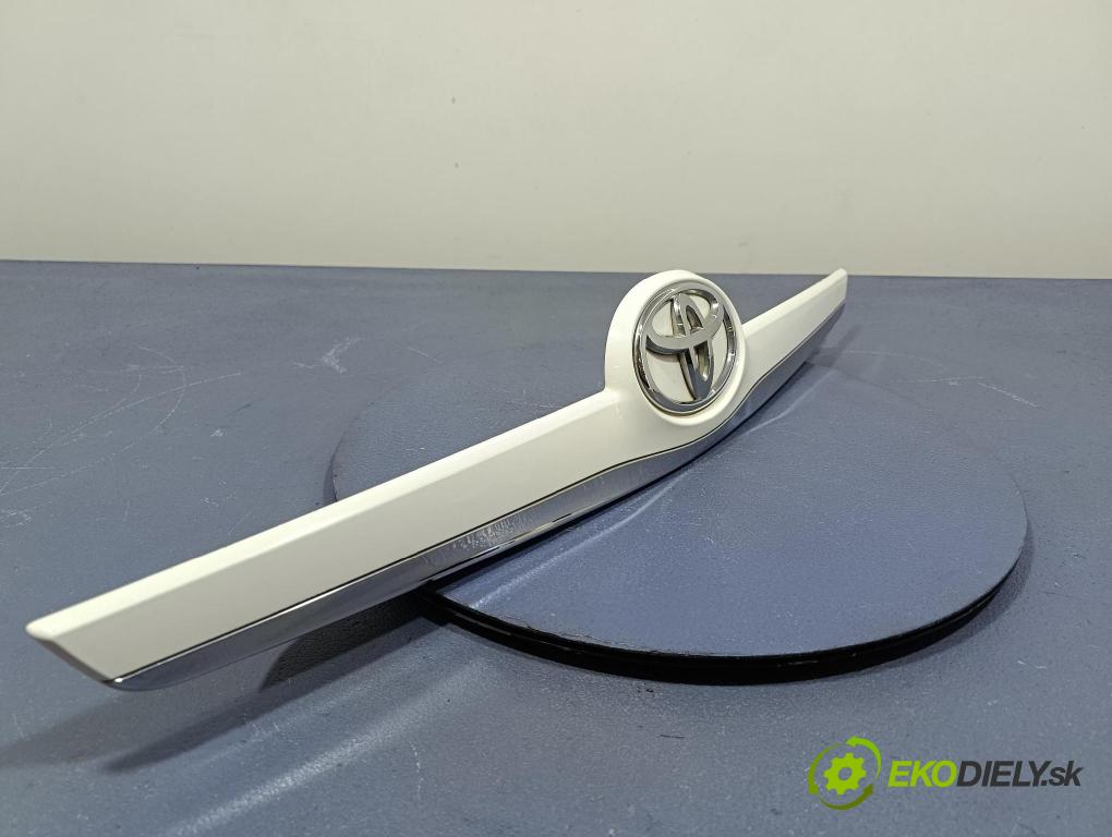 Toyota Verso 2014 zaslepka: Zad: 76811-0F100