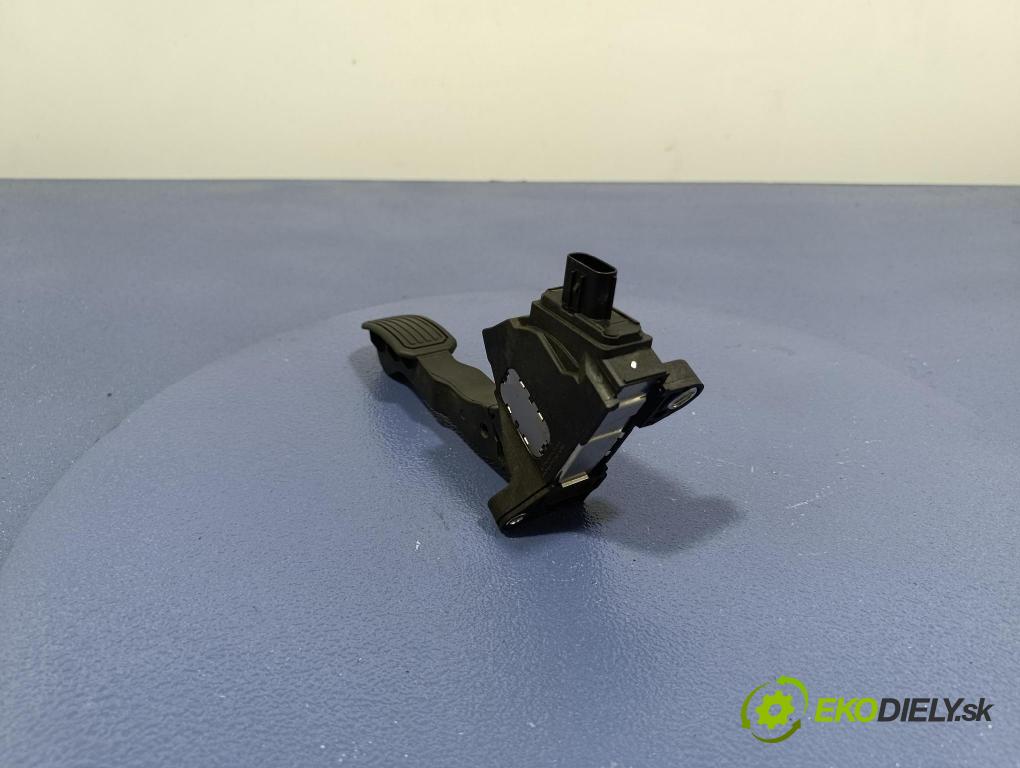 Toyota Verso 2014 pedal Plyn: 78110-02022