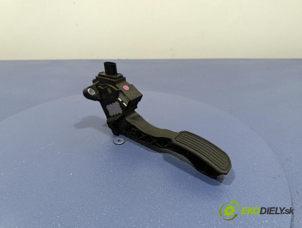 Toyota Verso 2014 pedal Plyn: 78110-02022