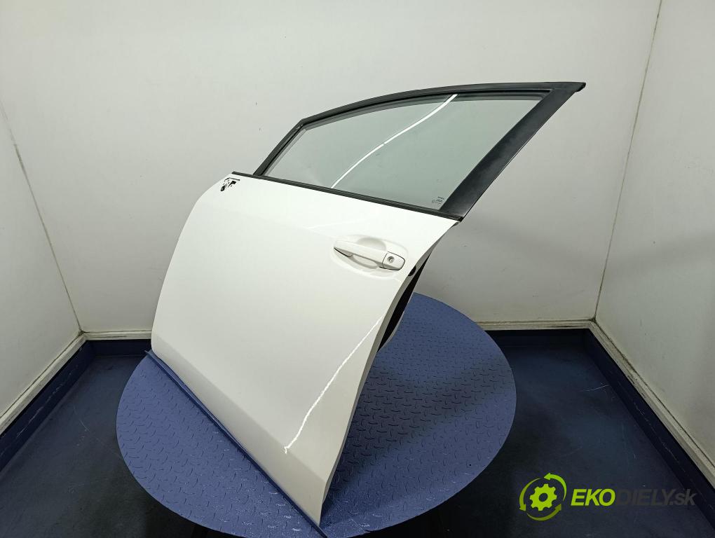 Toyota Verso 2014 dvere Predné Vľavo: