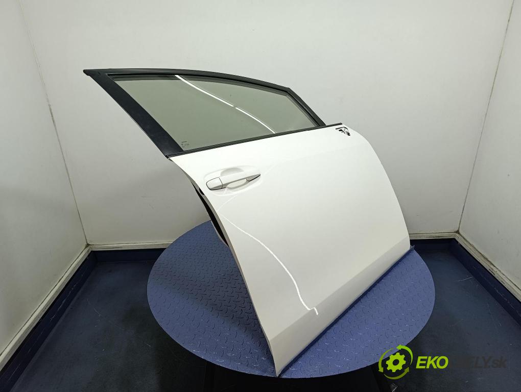 Toyota Verso 2014 dvere Predné pravé