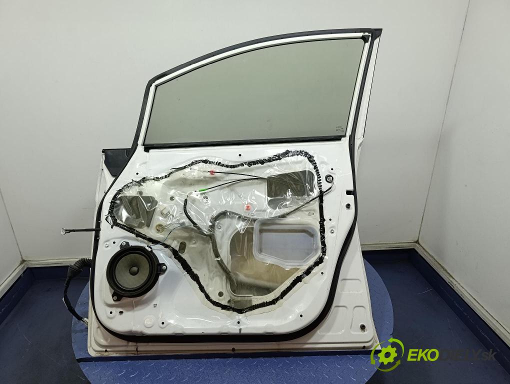 Toyota Verso 2014 dvere Predné pravé 