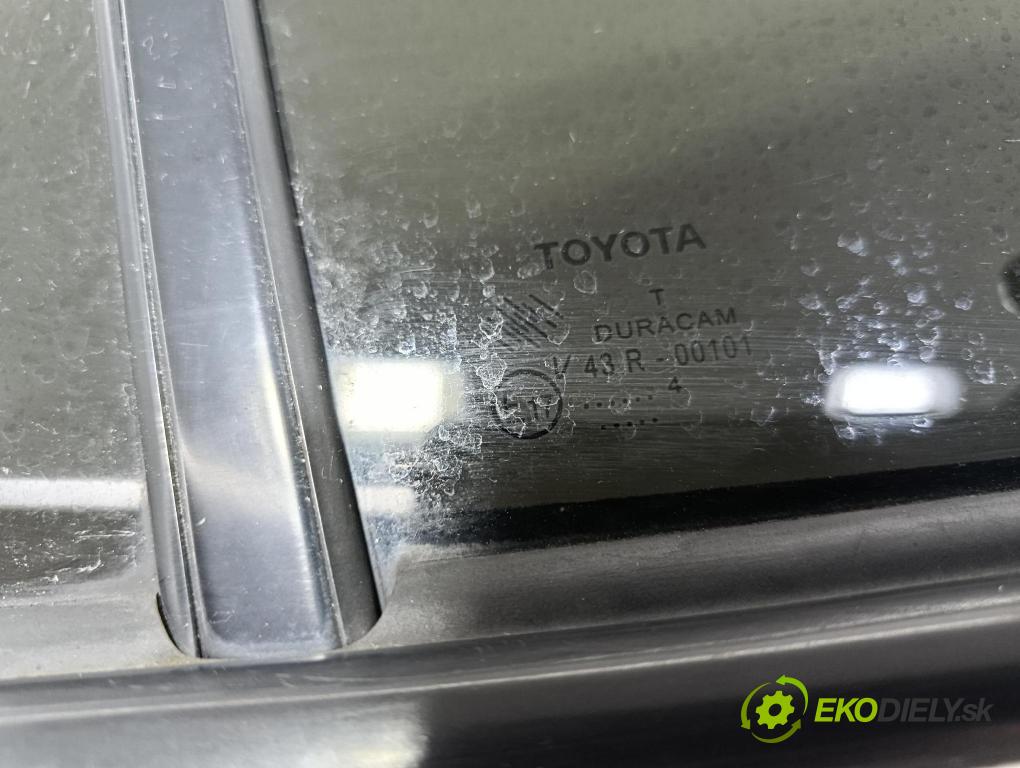 Toyota Verso 2014 dveře Zad: prave