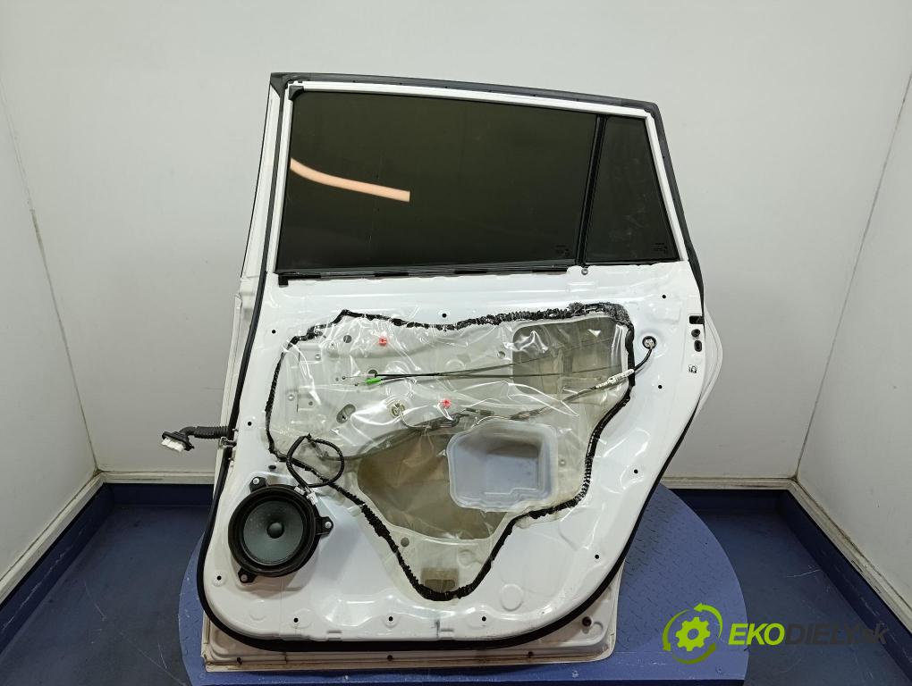 Toyota Verso 2014 dvere zad pravé 
