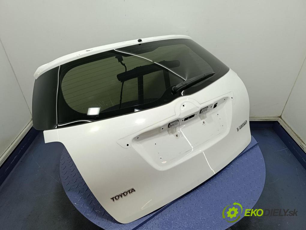 Toyota Verso 2014 zadna dveře kufra: kufra: