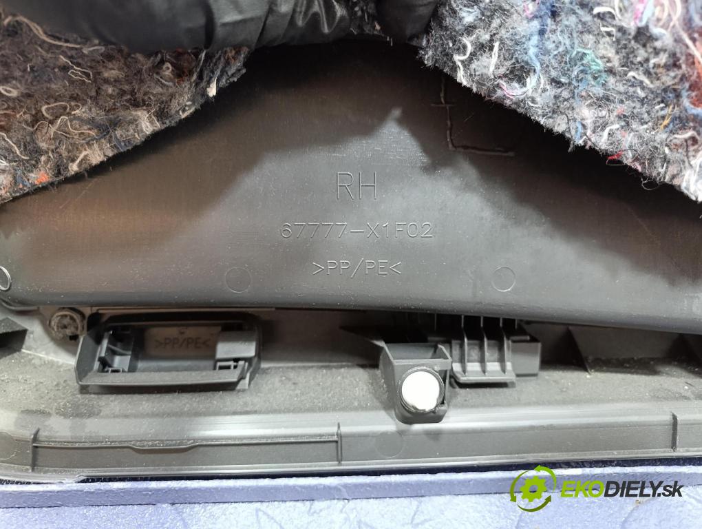 Toyota Verso 2014 Tapacír: dveře před Práva: 67777-X1F02