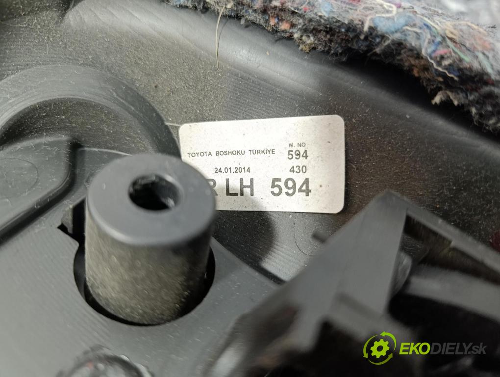 Toyota Verso 2014 Čalounictví: dvere Predné ľavá 67778-X1F02