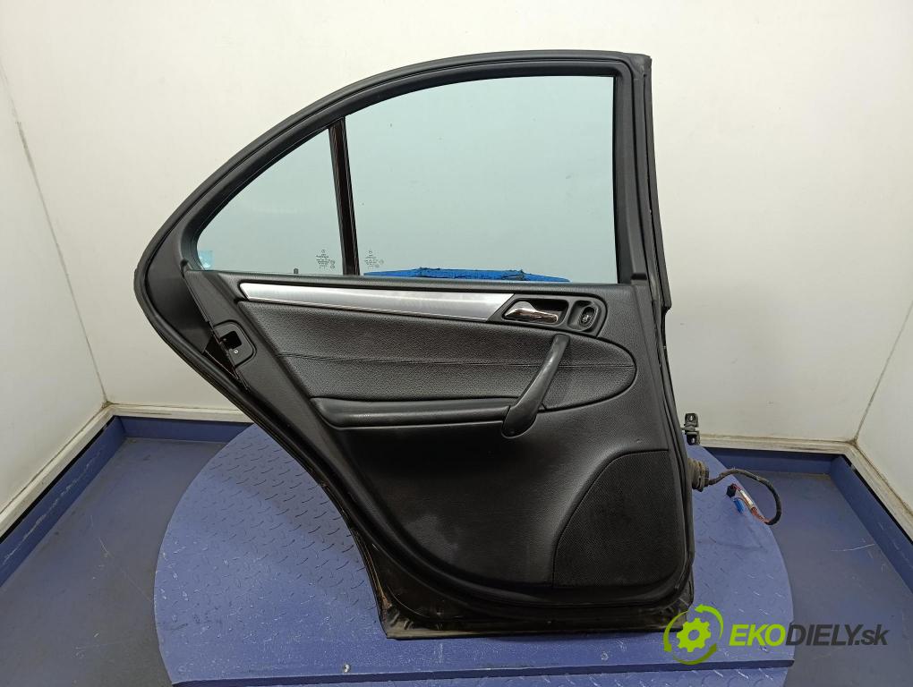 Mercedes C-klasa 2006 dvere zad Vľavo: 