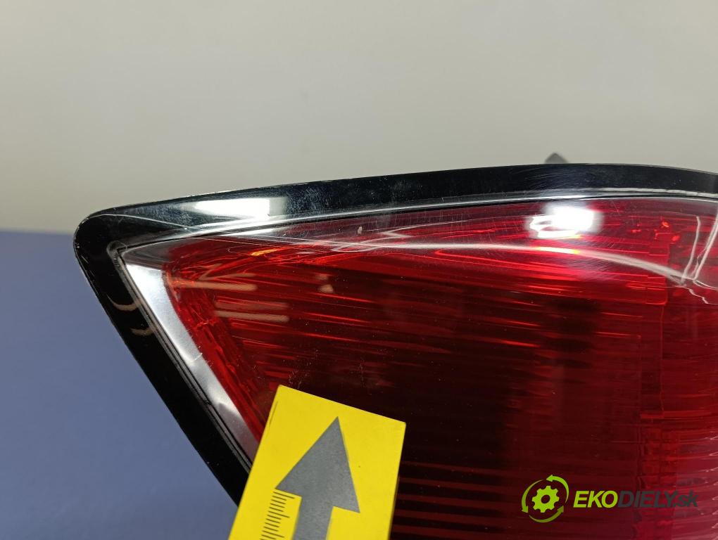 Opel Astra 2004 svetlo / reflektor zad ľavá Vonkajsia: