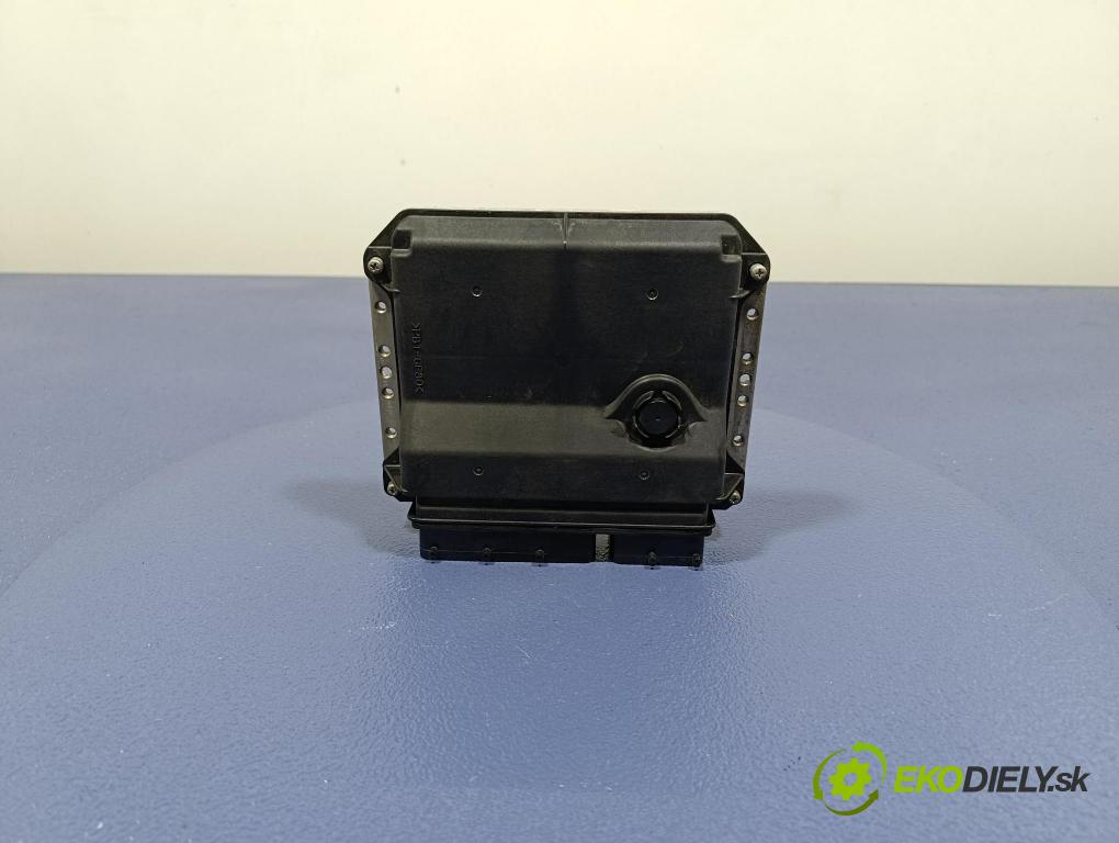 Toyota Verso 2014 riadiaca jednotka Motor: 89661-0F351
