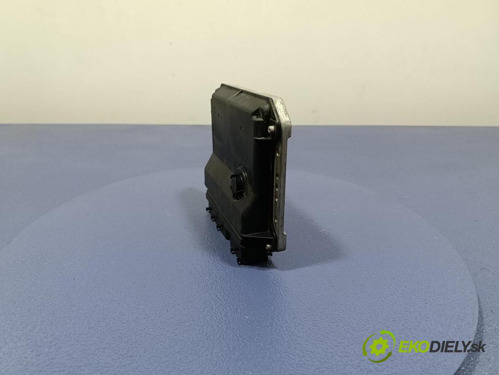 Toyota Verso 2014 riadiaca jednotka Motor: 89661-0F351