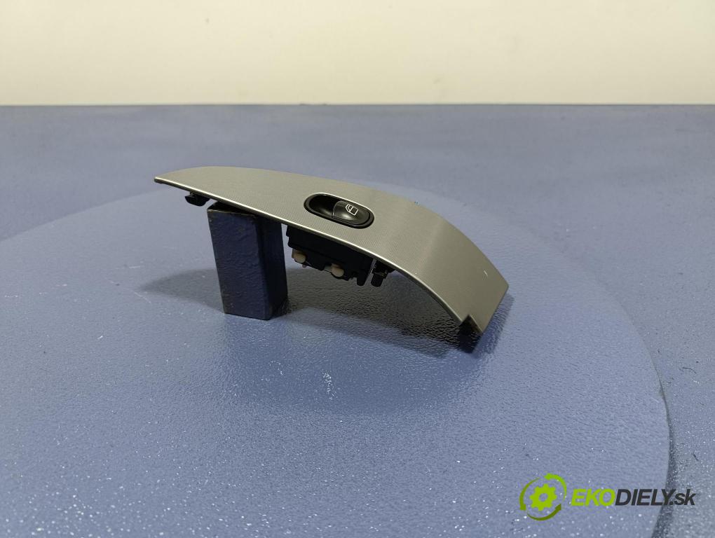 Mercedes C-klasa 2006 prepínač Okná: A2037271828