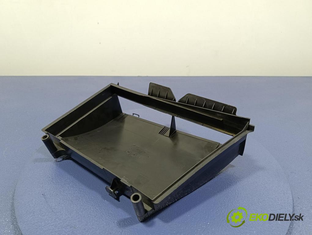 Mercedes C-klasa 2006 obal Filtre: Vzduch: 2038350740