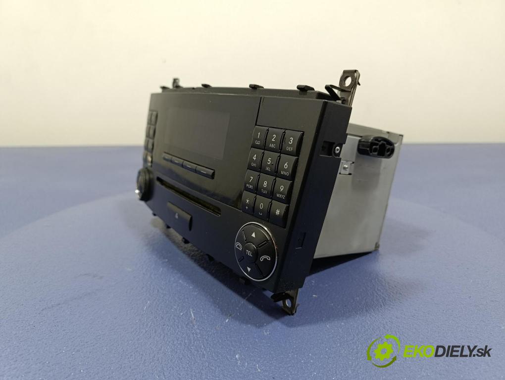 Mercedes C-klasa 2006 Radio I Navigácia: A2038705089