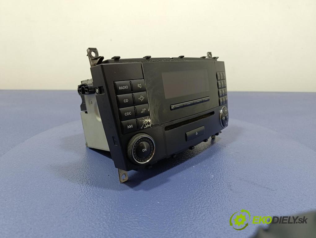 Mercedes C-klasa 2006 Radio I Navigácia: A2038705089