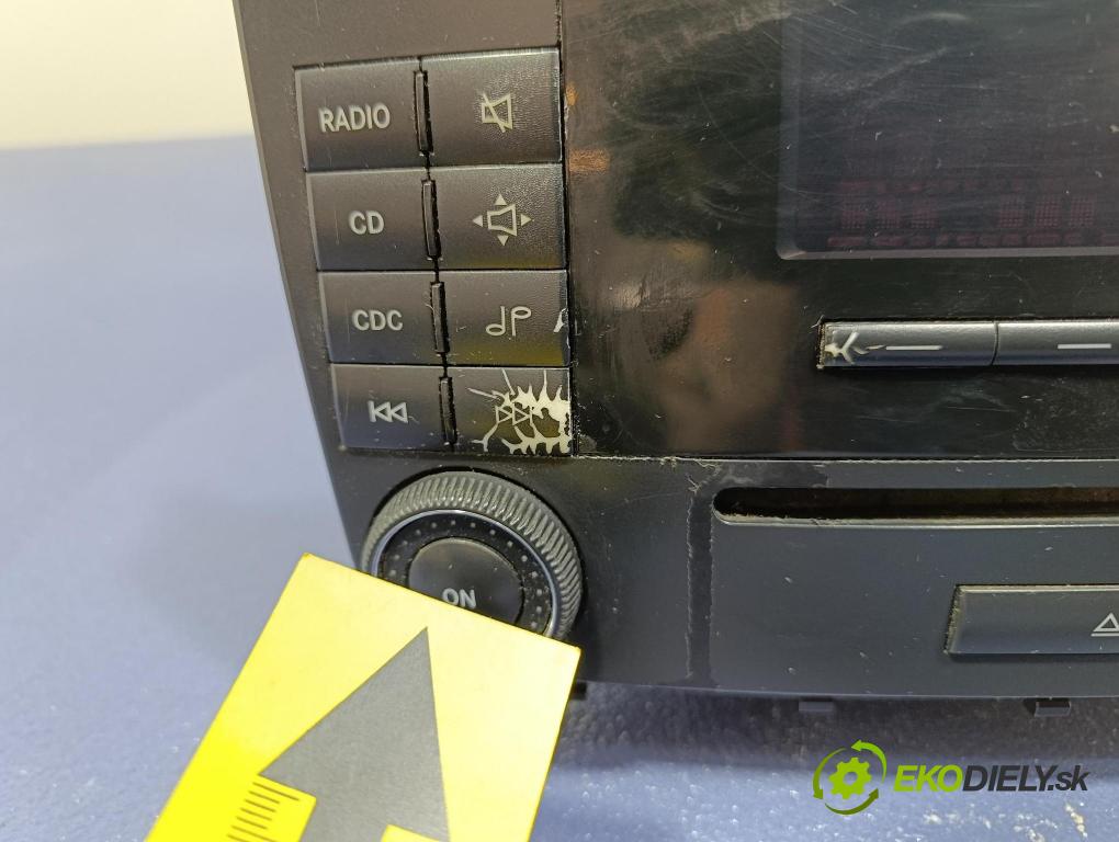 Mercedes C-klasa 2006 Radio I Navigácia: A2038705089