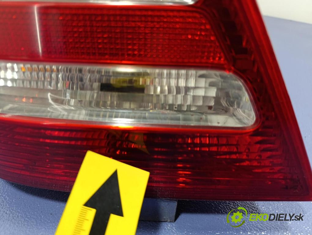 Mercedes C-klasa 2006 svetlo / reflektor zad ľavá Vonkajsia: 