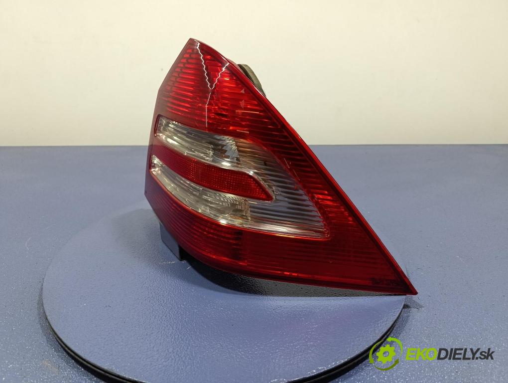 Mercedes C-klasa 2006 svetlo / reflektor zad Prava: Vonkajsia: