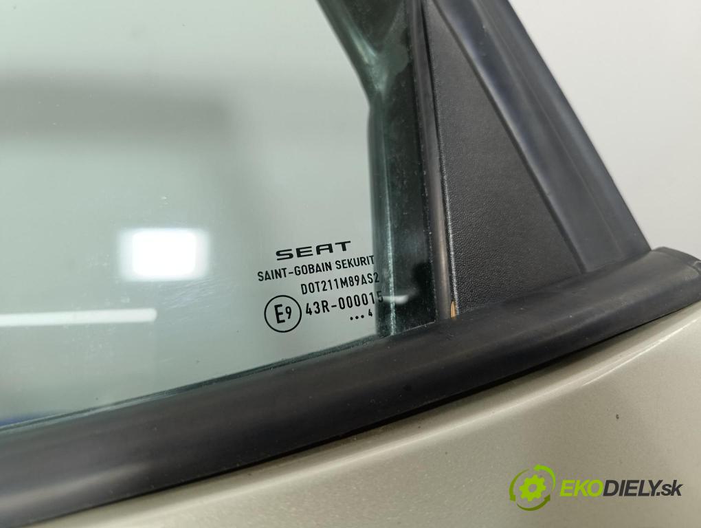 Seat Altea 2004 dvere zad Vľavo: