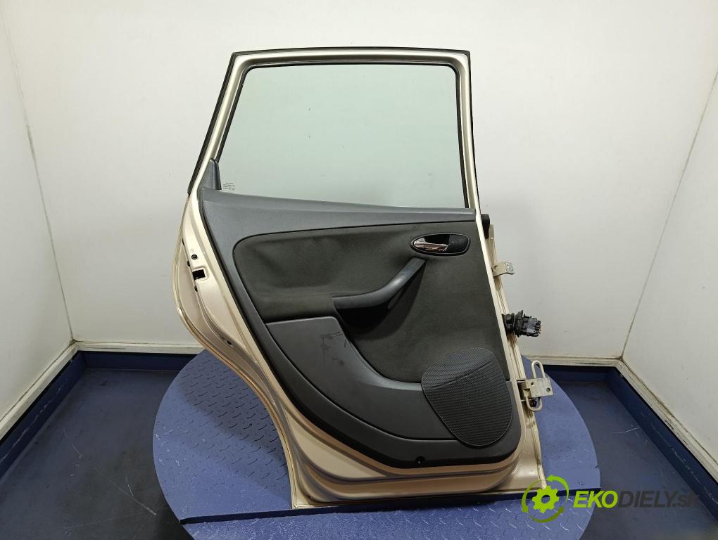 Seat Altea 2004 dvere zad Vľavo: 