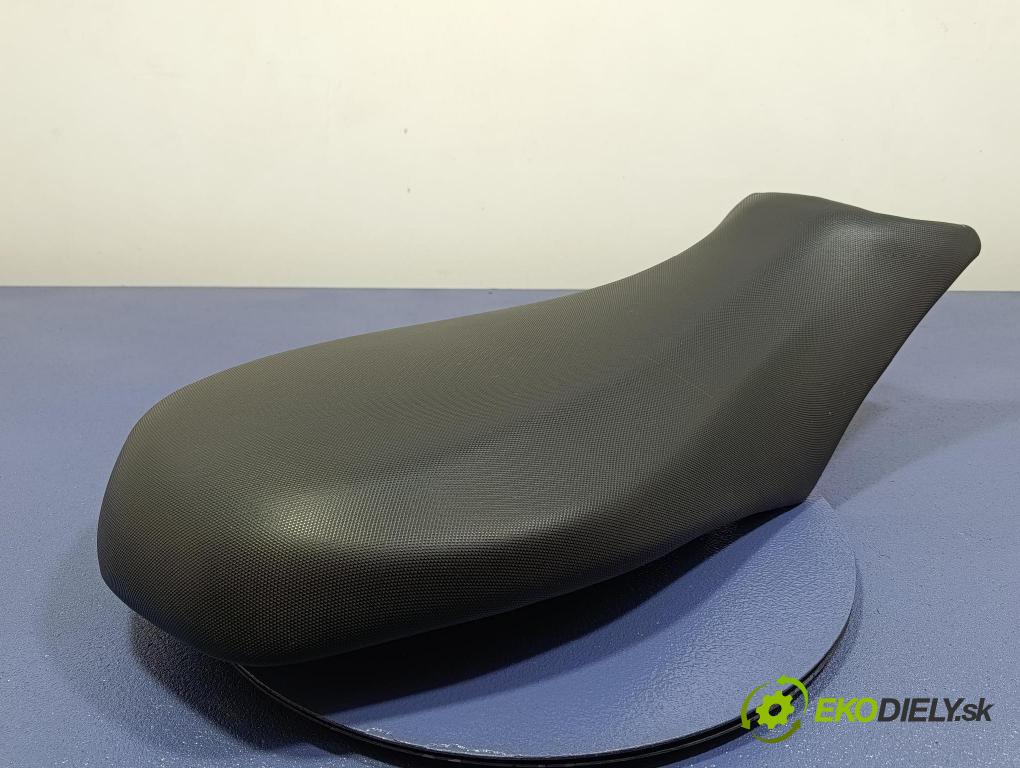 Sym Quadlander 2007 Sedadlo Řidiči 77200-RB1-0000