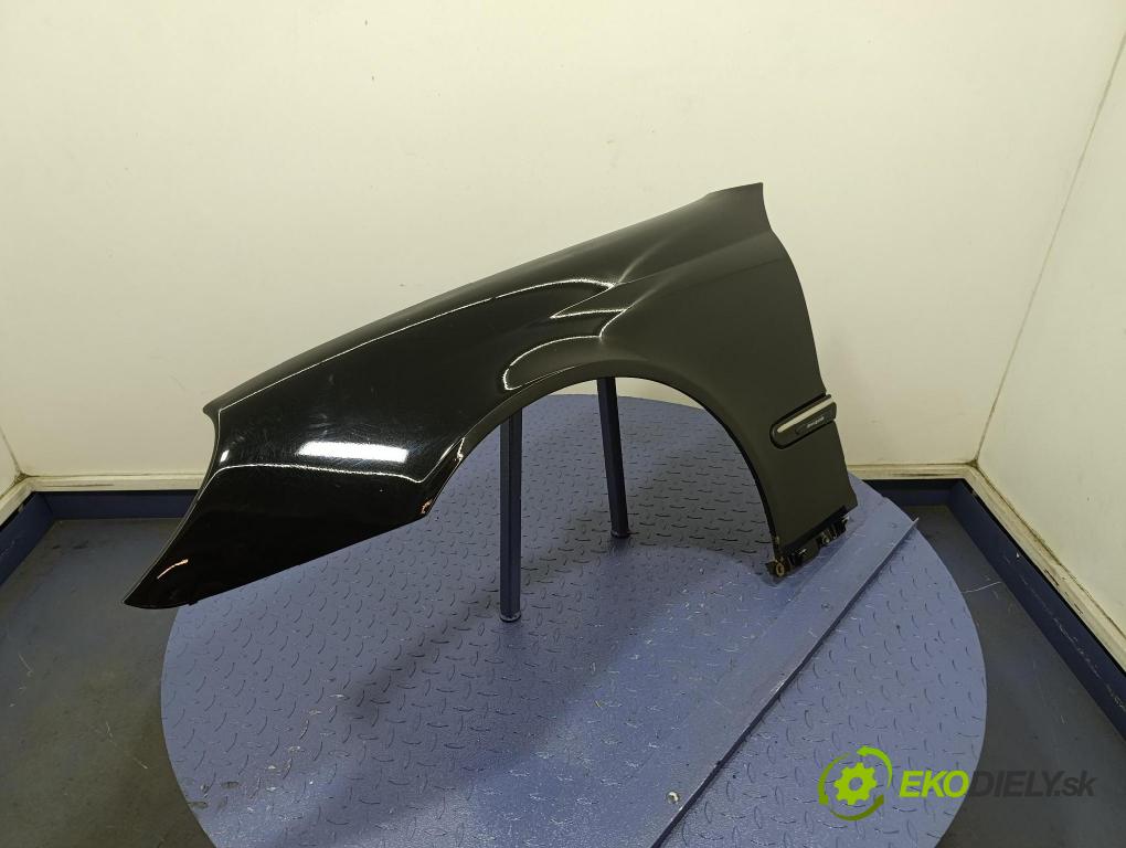 Mercedes C-klasa 2006 blatnik před Levý: