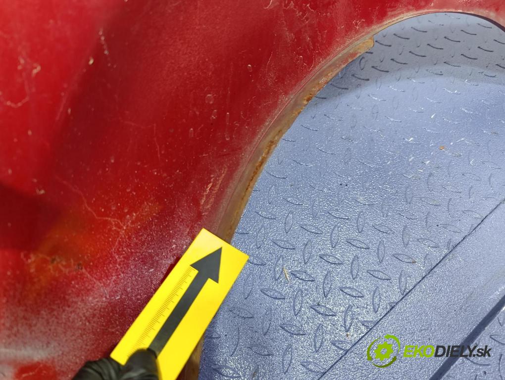 Dodge Caliber 2006 blatník Predné Vľavo: