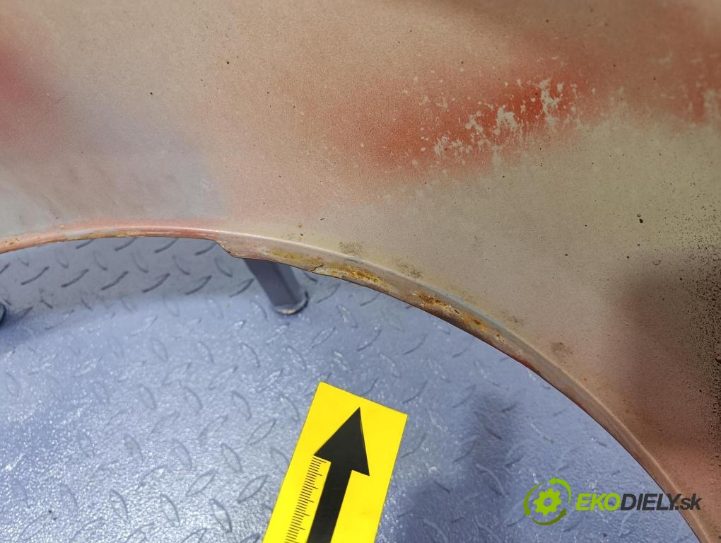 Dodge Caliber 2006 blatník Predné v pravo: