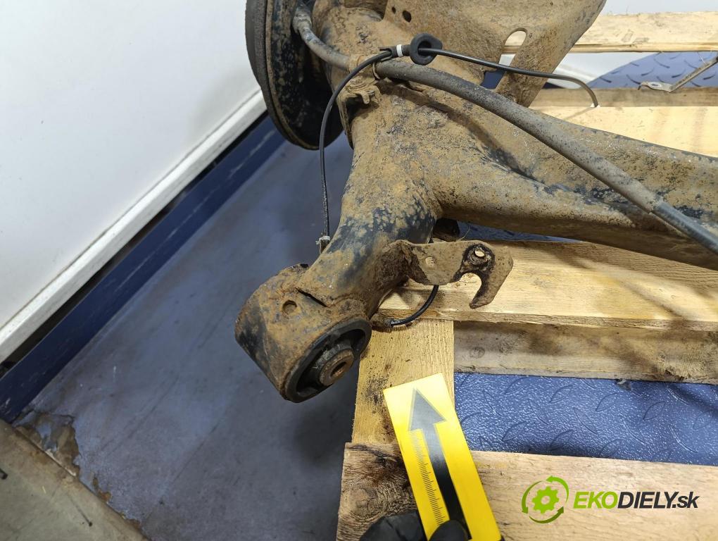 Toyota Verso 2014 výztuha Pozastavenia: Zad: