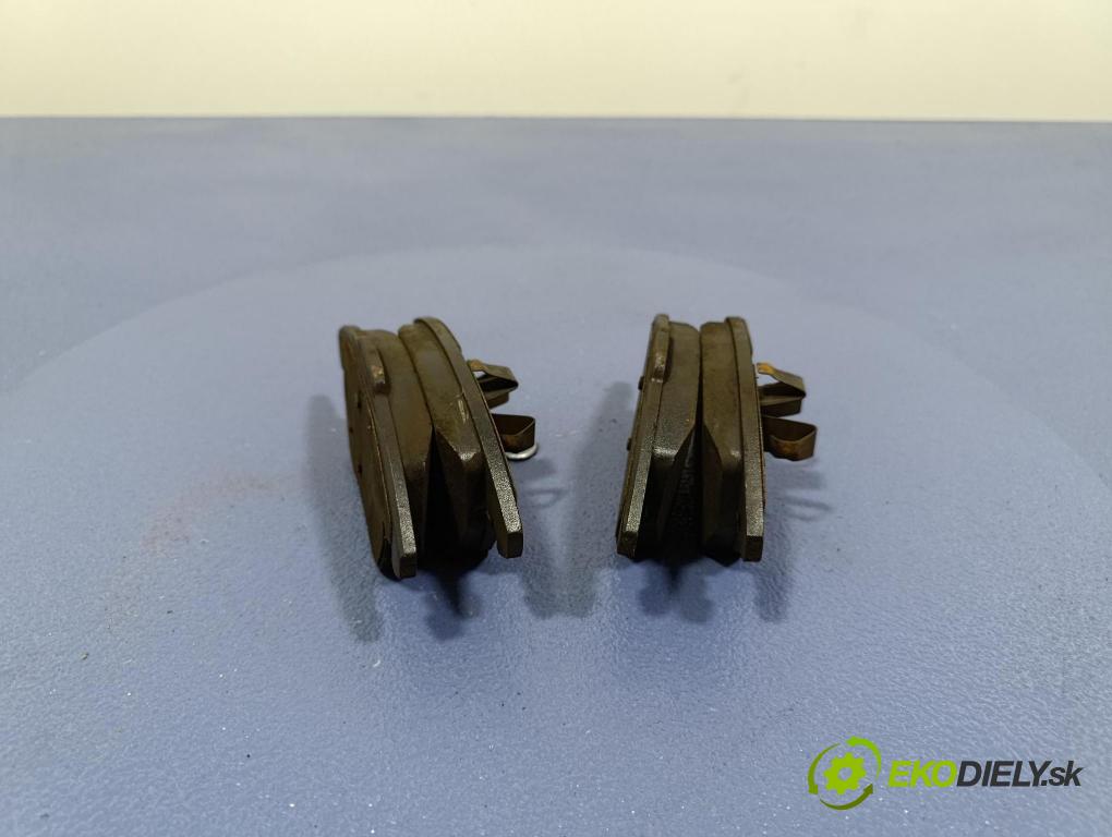 Vw Passat 2006 kotúč Brzda: pred
