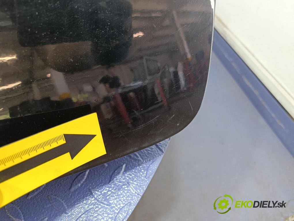 Volvo V50 2004 zadna dveře kufra: kufra: