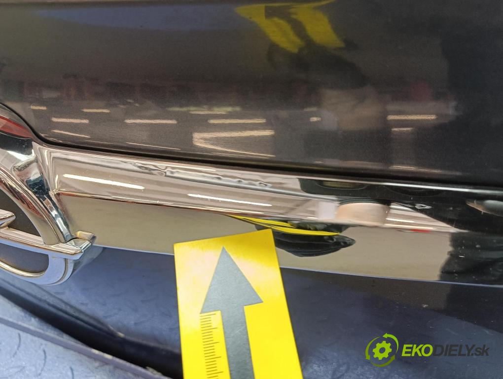 Opel Insignia 2010 zadní dveře kufra: kufr